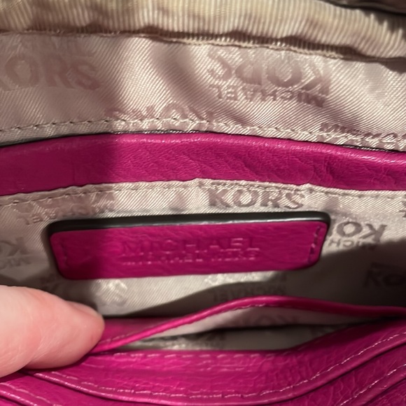 Michael Kors cross body, - Picture 7 of 7